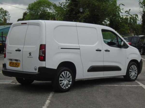 Used Peugeot Partner 2020 for sale - 76103930: Photo 29