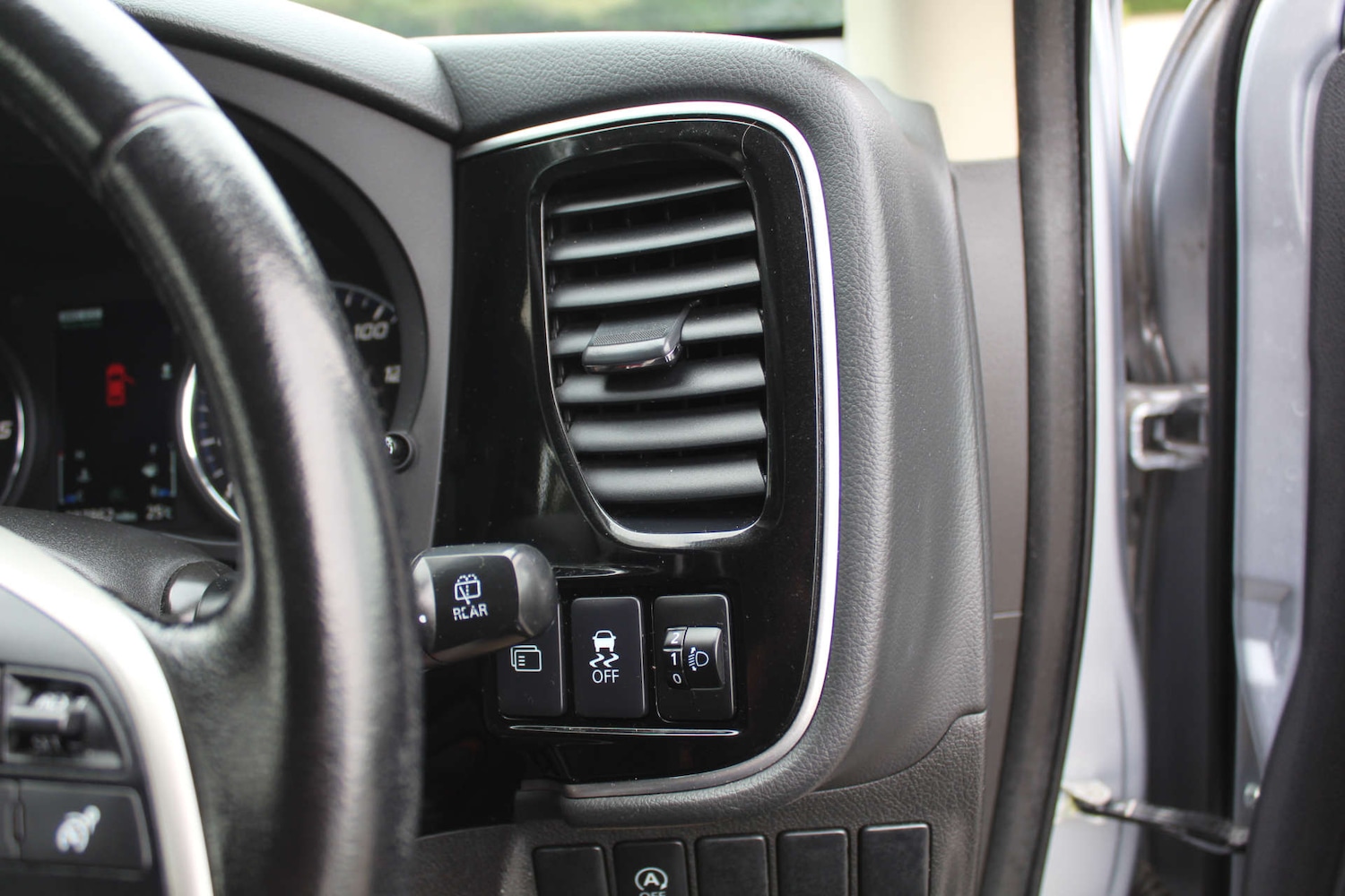 Used Mitsubishi Outlander 2013 for sale - 76103804: Photo 28