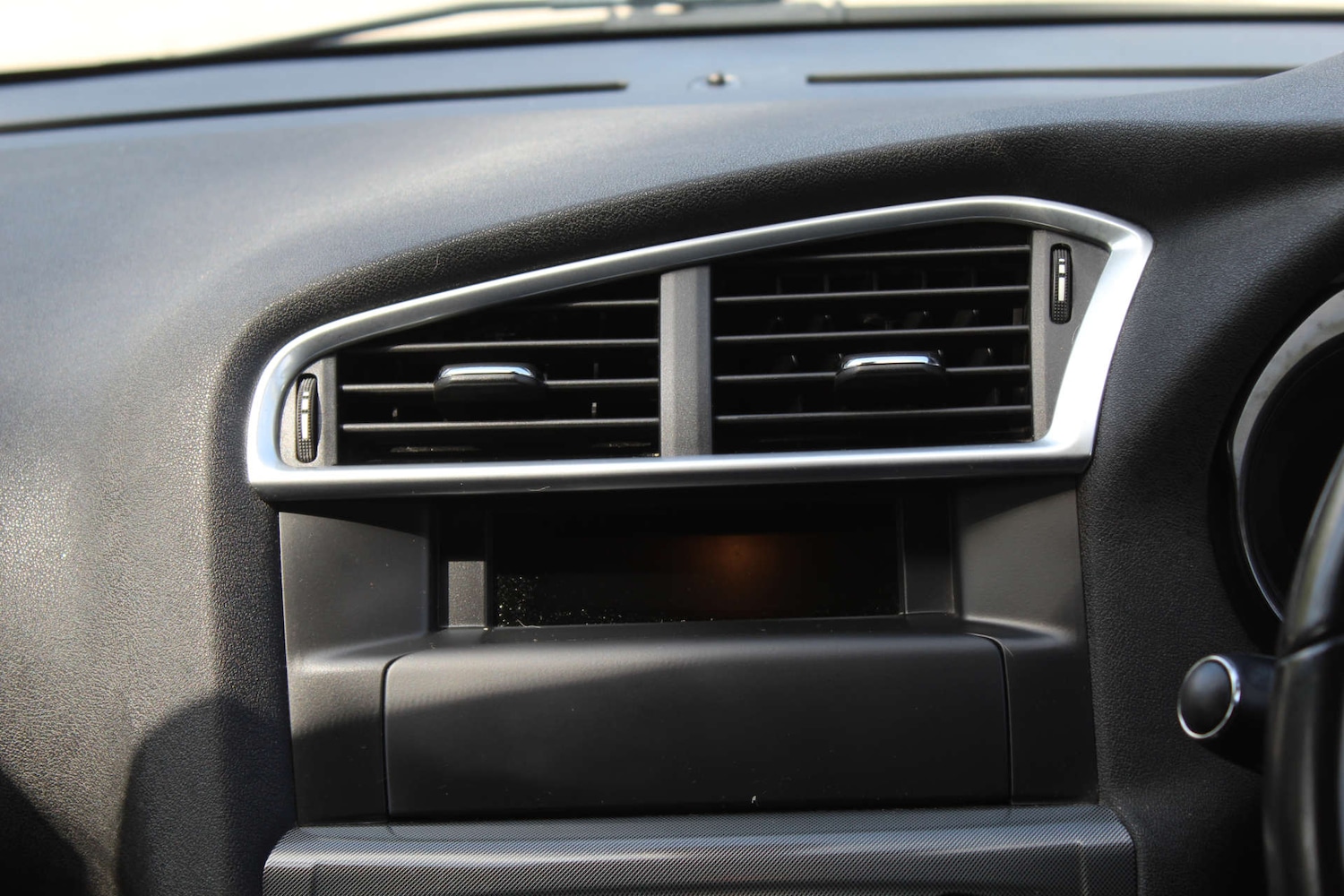 Used Citroen C4 2011 for sale - 76103811: Photo 16