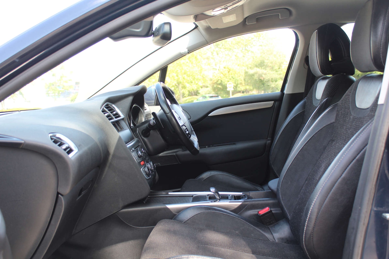 Used Citroen C4 2011 for sale - 76103811: Photo 6