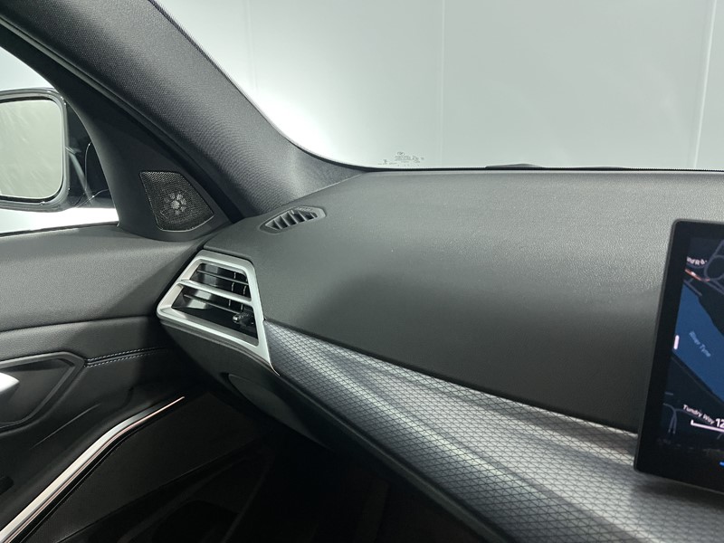 Used BMW 3 Series 2025 for sale - 76981636: Photo 27