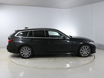 Used BMW 3 Series 2021 for sale - 77001378: Photo