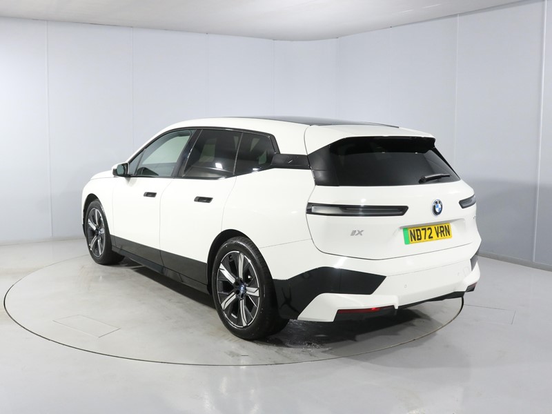 Used BMW iX 2022 for sale - 77945600: Photo 2