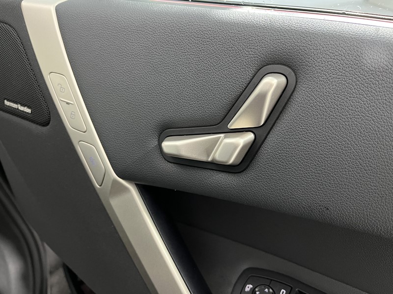 Used BMW iX 2022 for sale - 77945600: Photo 22