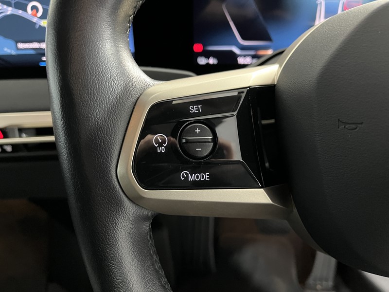 Used BMW iX 2022 for sale - 77945600: Photo 25