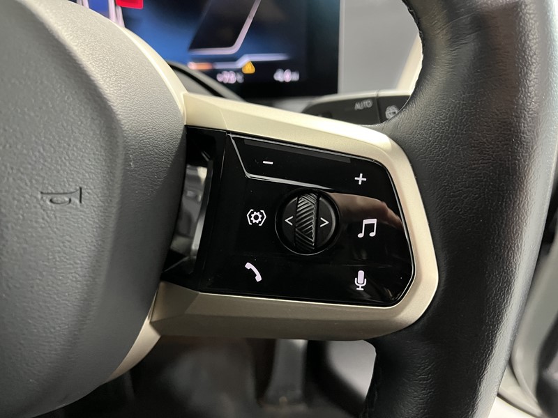 Used BMW iX 2022 for sale - 77945600: Photo 26