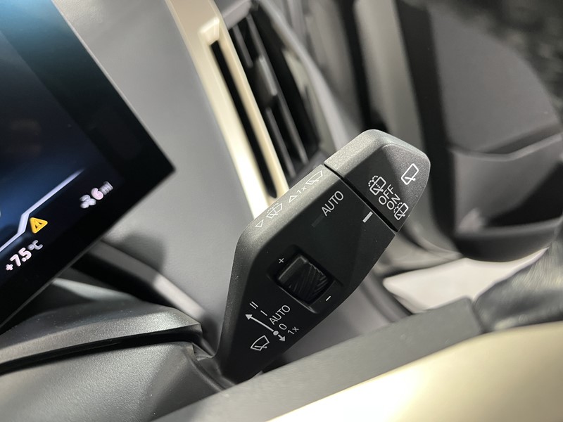 Used BMW iX 2022 for sale - 77945600: Photo 27