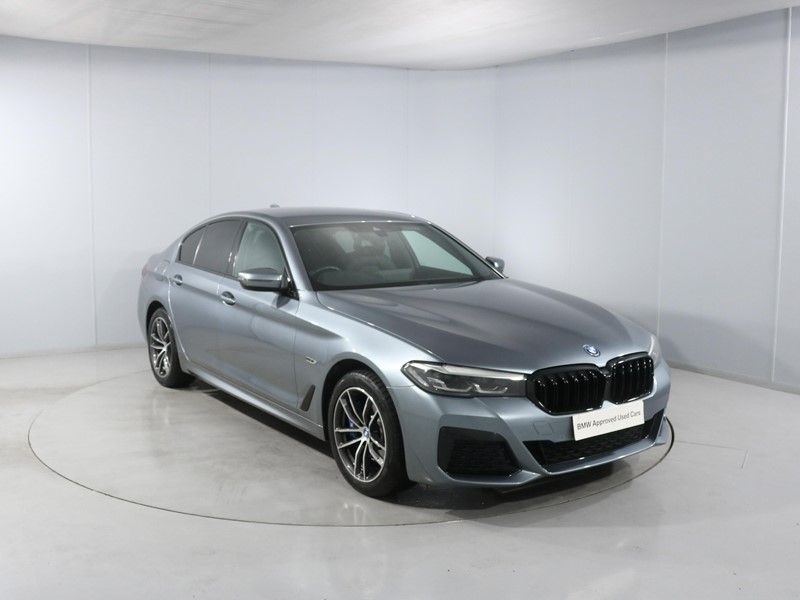 Used BMW 5 Series 2022 for sale - 77700980: Photo 1