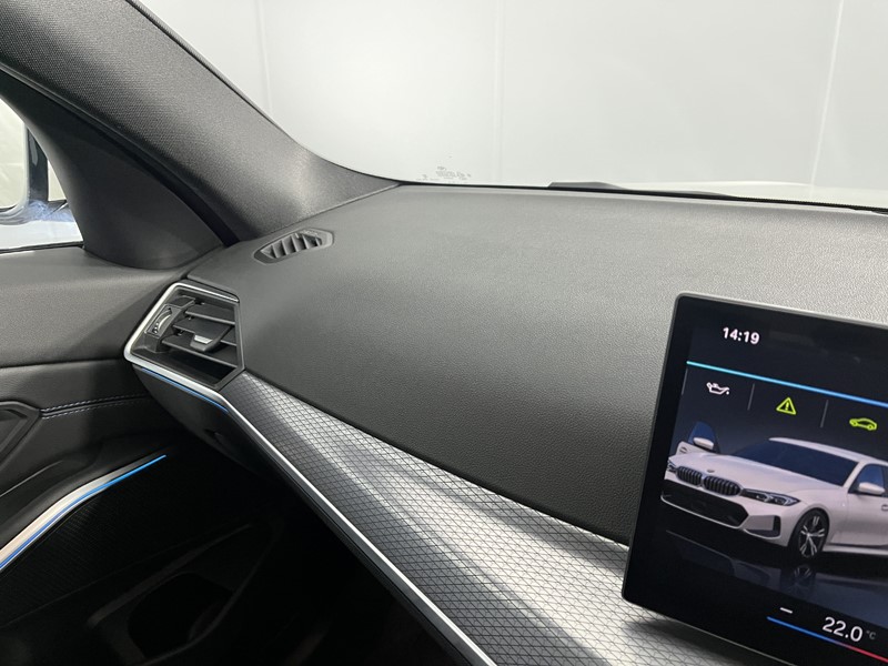 Used BMW 3 Series 2024 for sale - 77151635: Photo 26