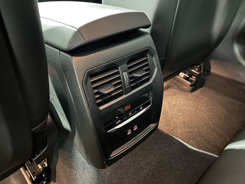 Used BMW 3 Series 2024 for sale - 77151635: Photo 40