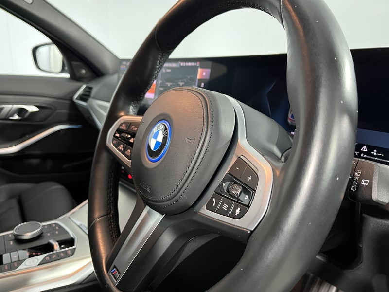 Used BMW 3 Series 2024 for sale - 77636275: Photo 23