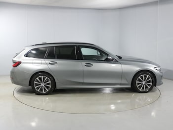 Used BMW 3 Series 2022 for sale - 76981768: Photo