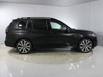 Used BMW X7 2025 for sale - 77001405: Photo
