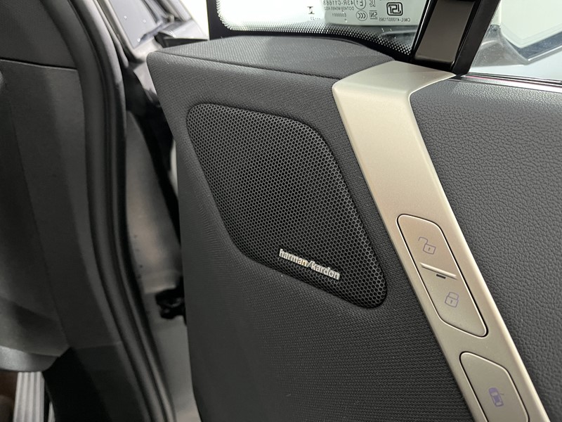 Used BMW iX 2023 for sale - 76982251: Photo 19