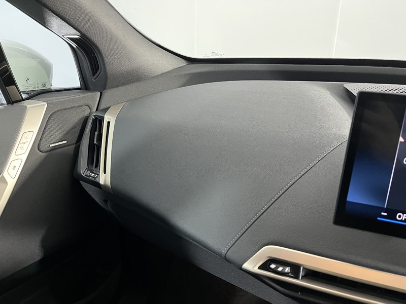 Used BMW iX 2023 for sale - 76982251: Photo 26