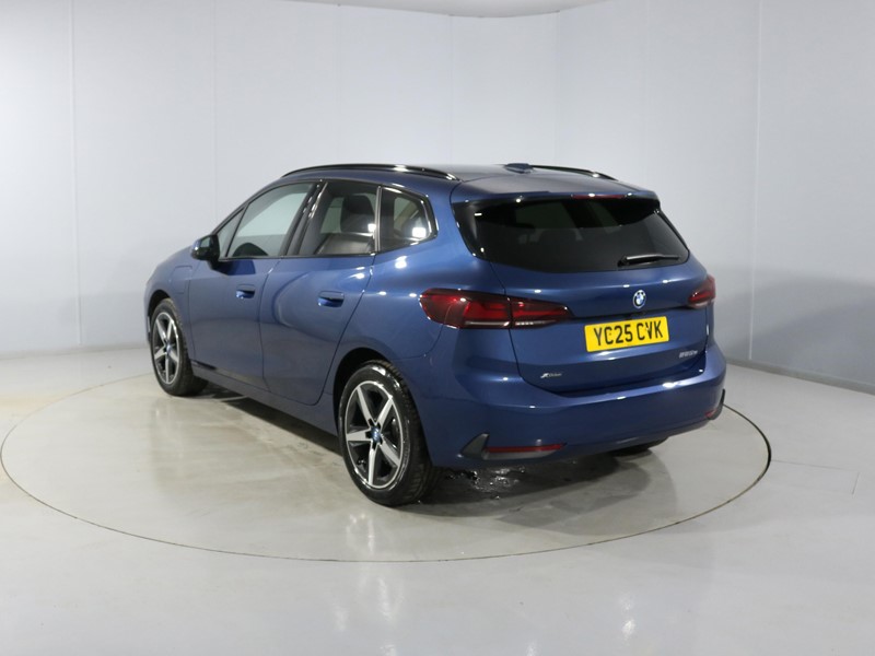 Used BMW 2 Series 2025 for sale - 77581500: Photo 2