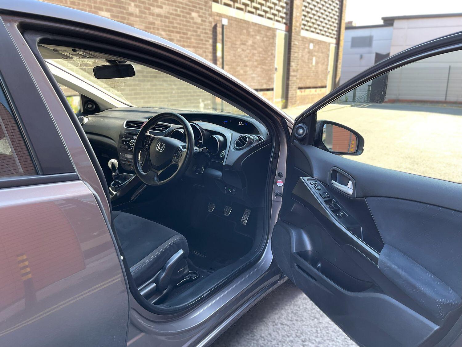 Used Honda Civic 2014 for sale - 76571232: Photo 30