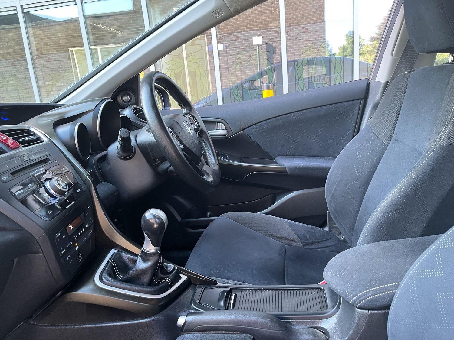 Used Honda Civic 2014 for sale - 76571232: Photo 35