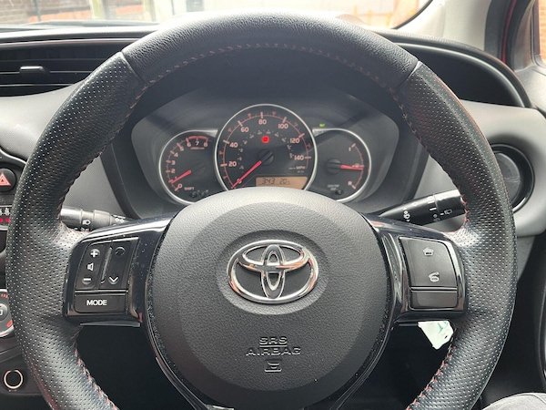Used Toyota Yaris 2015 for sale - 75481546: Photo 13