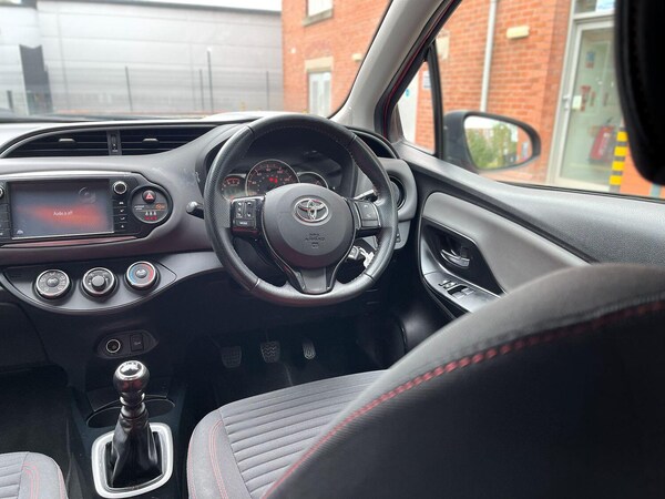 Used Toyota Yaris 2015 for sale - 75481546: Photo 51