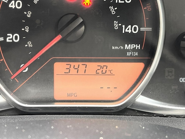Used Toyota Yaris 2015 for sale - 75481546: Photo 65