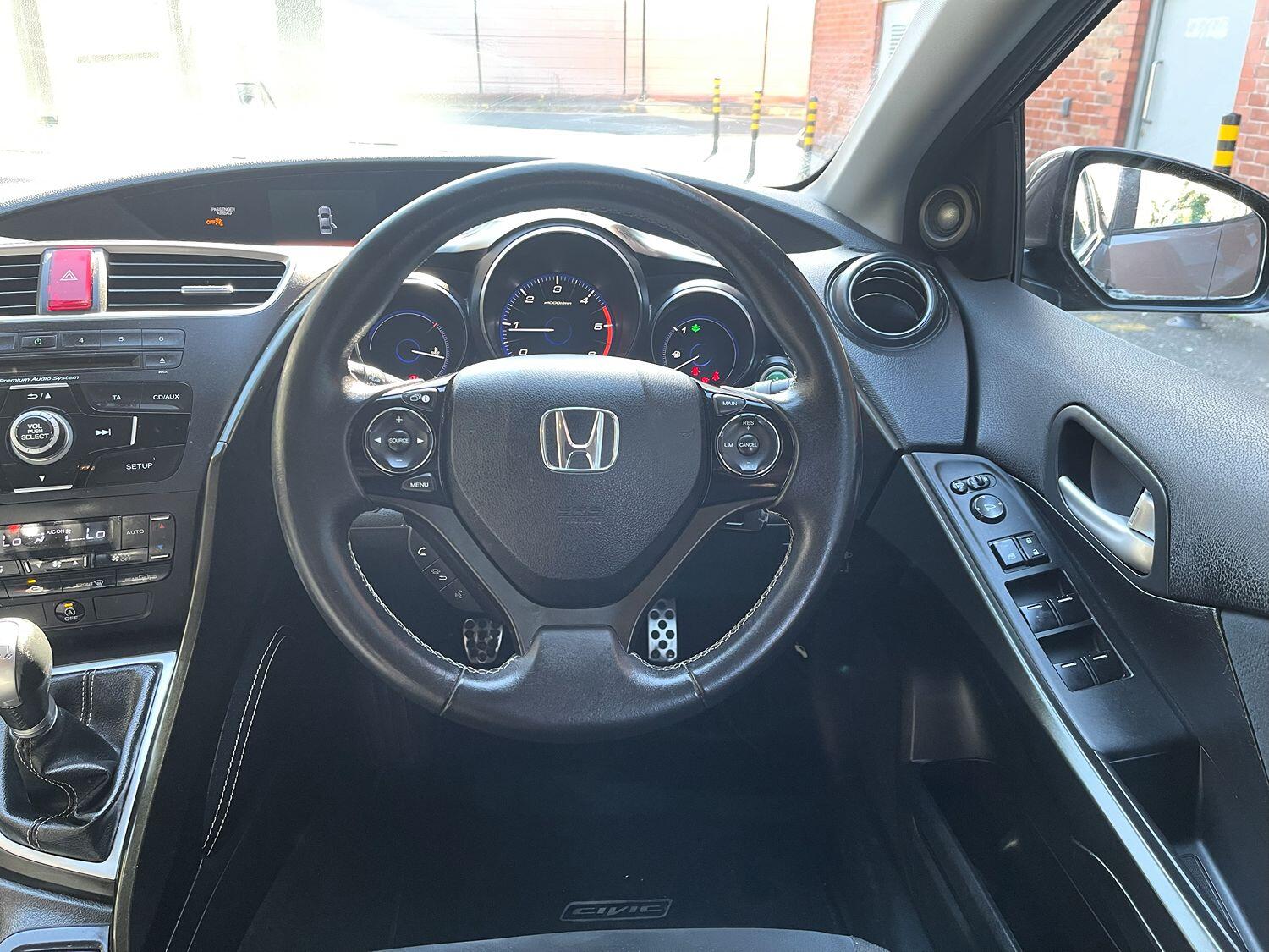 Used Honda Civic 2014 for sale - 76482923: Photo 32