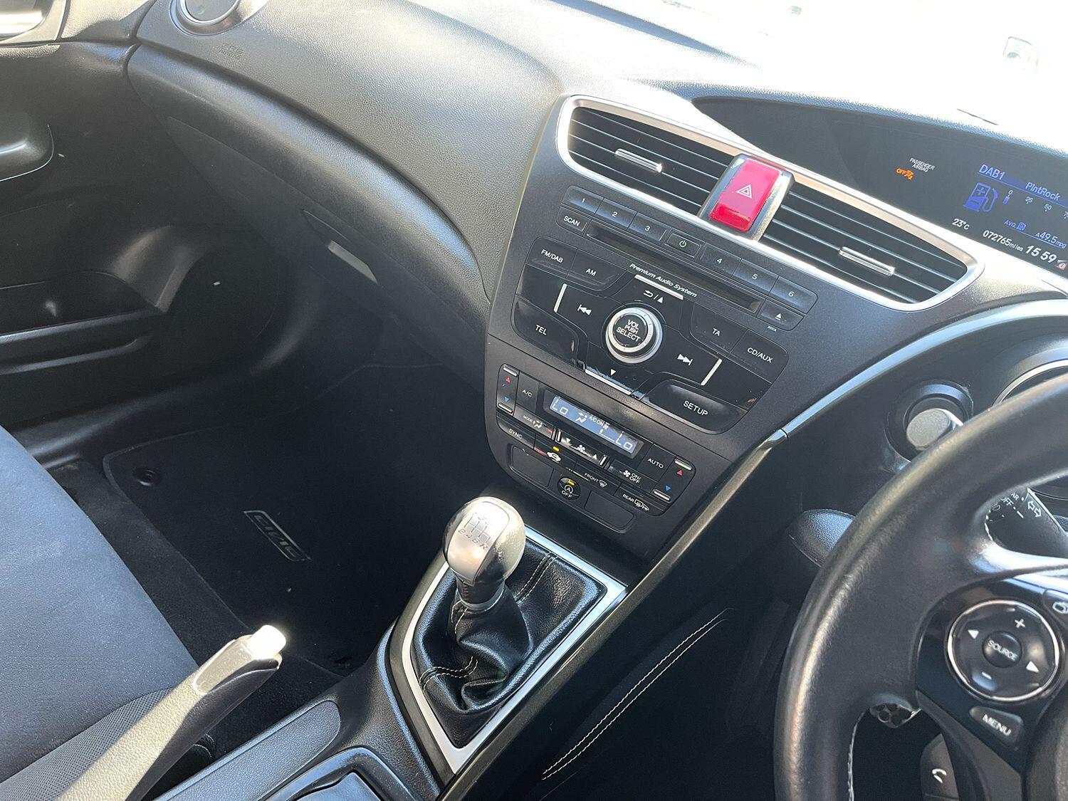 Used Honda Civic 2014 for sale - 76482923: Photo 44