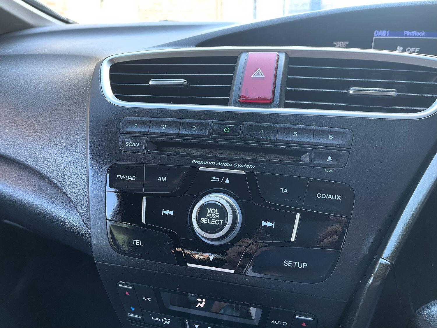 Used Honda Civic 2014 for sale - 76482923: Photo 46