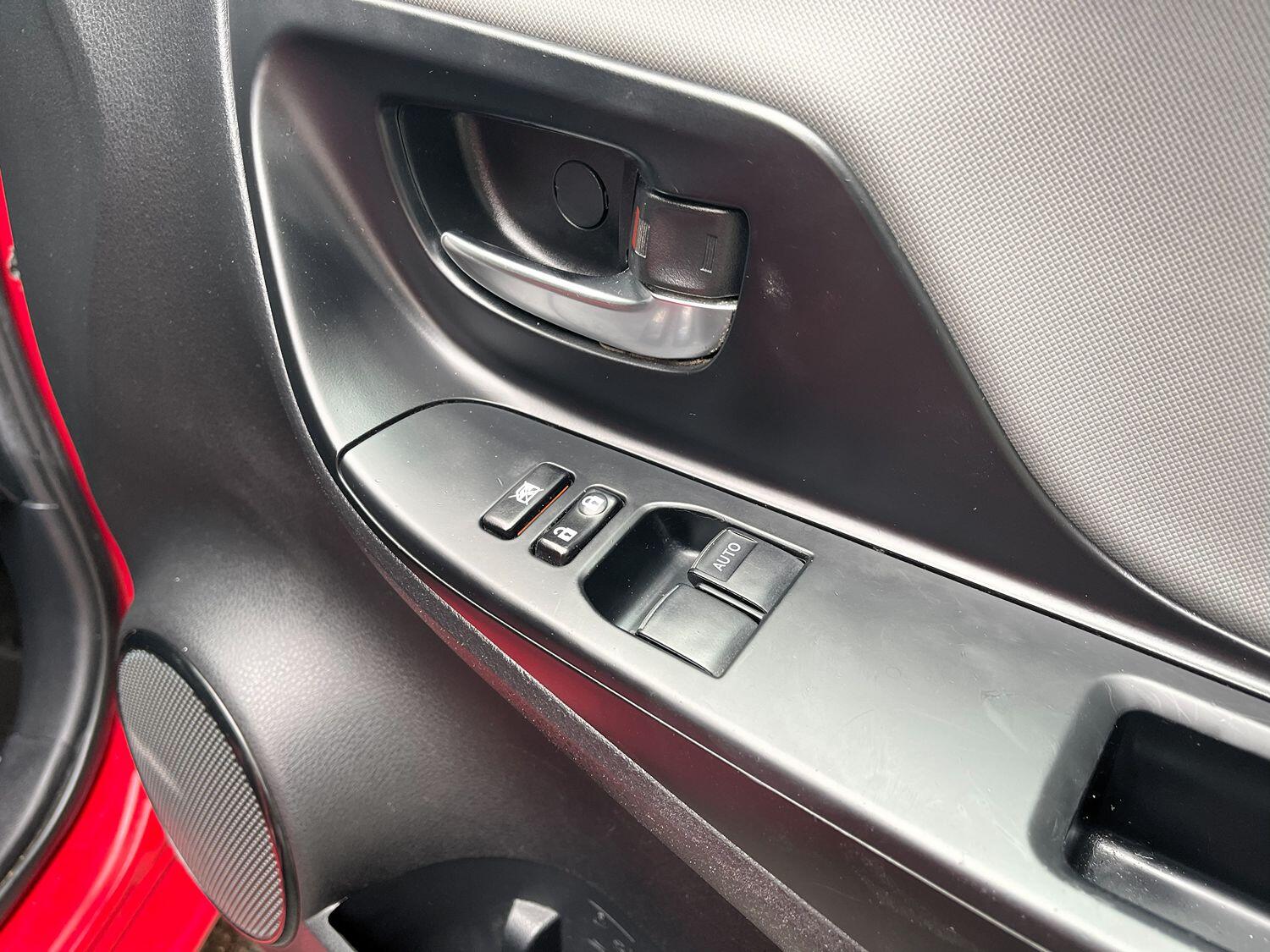 Used Toyota Yaris 2015 for sale - 76483049: Photo 14