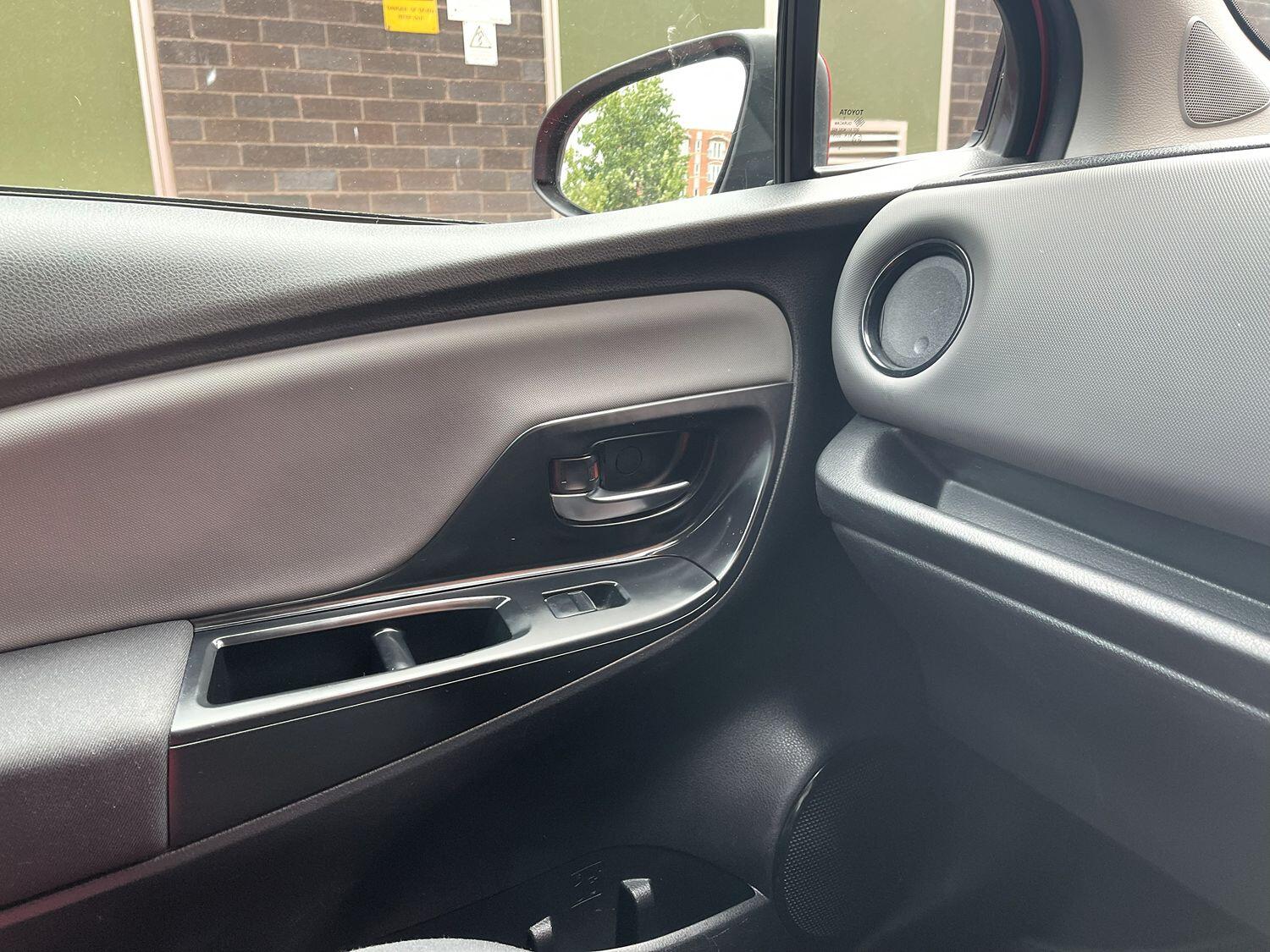 Used Toyota Yaris 2015 for sale - 76483049: Photo 20