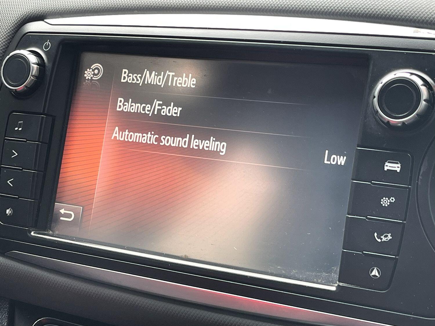 Used Toyota Yaris 2015 for sale - 76483049: Photo 61