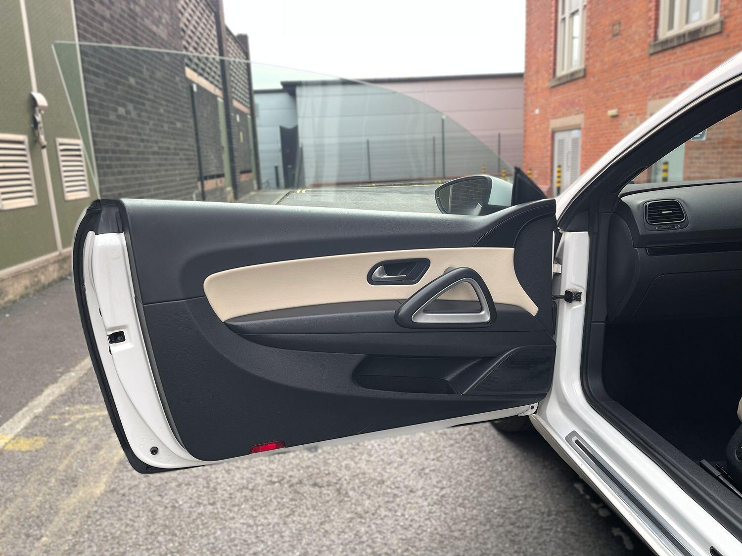 Used Volkswagen Scirocco 2011 for sale - 76482917: Photo 38