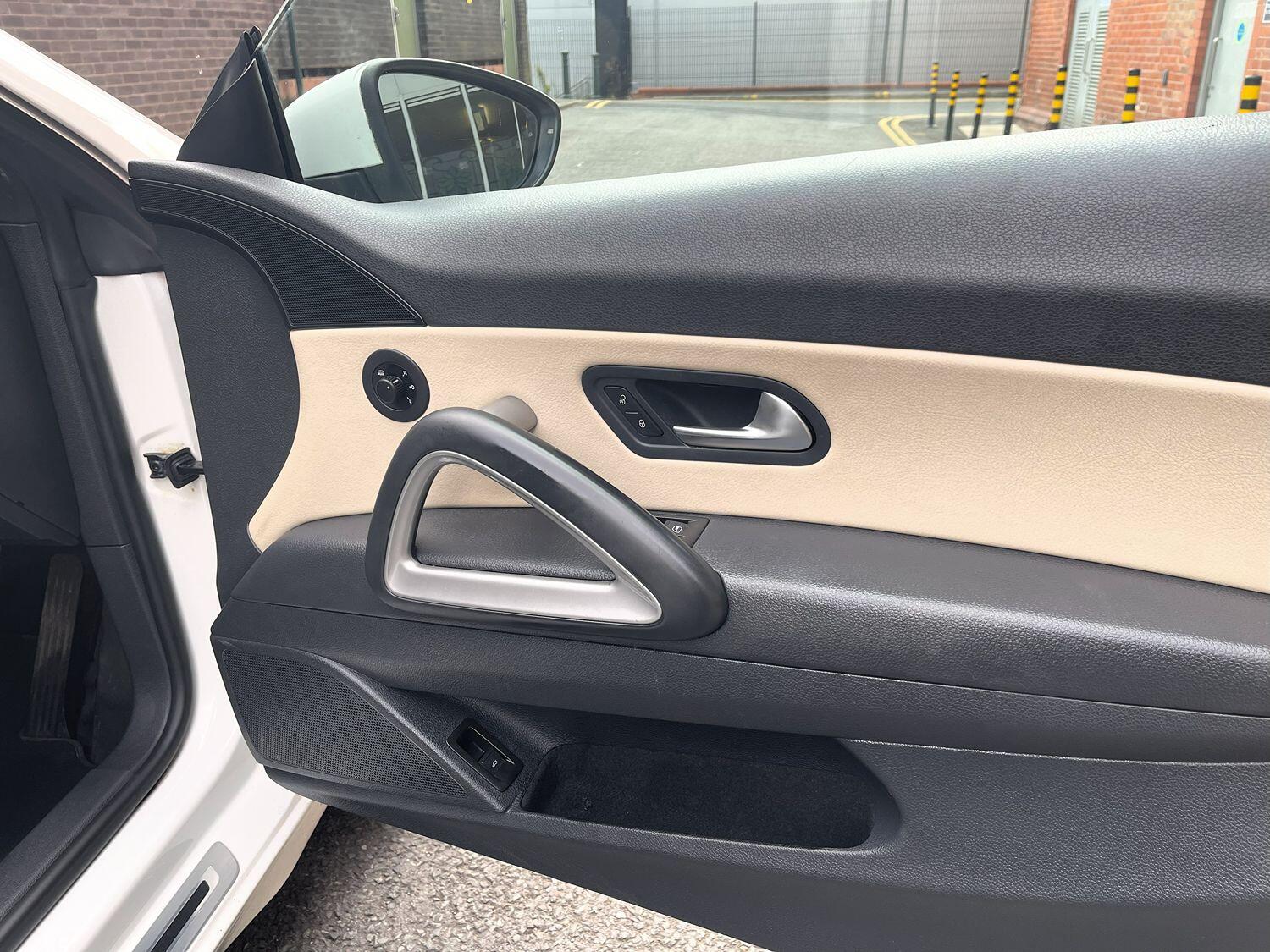 Used Volkswagen Scirocco 2011 for sale - 76482917: Photo 48