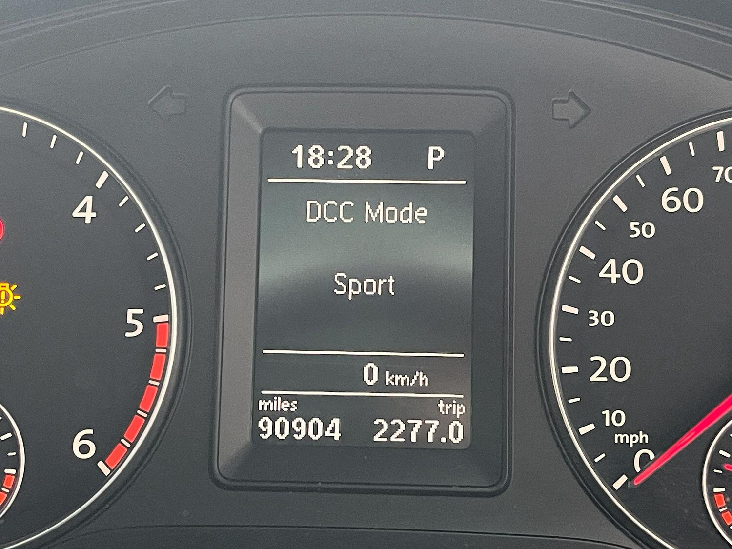 Used Volkswagen Scirocco 2011 for sale - 76482917: Photo 74