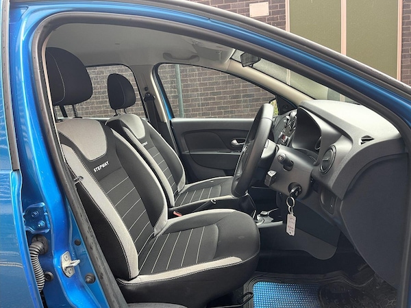 Used Dacia Sandero Stepway 2017 for sale - 75481559: Photo 3