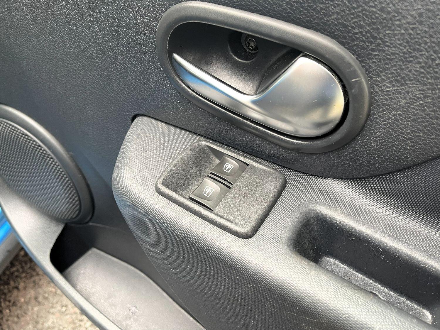 Used Dacia Sandero Stepway 2017 for sale - 76482902: Photo 16