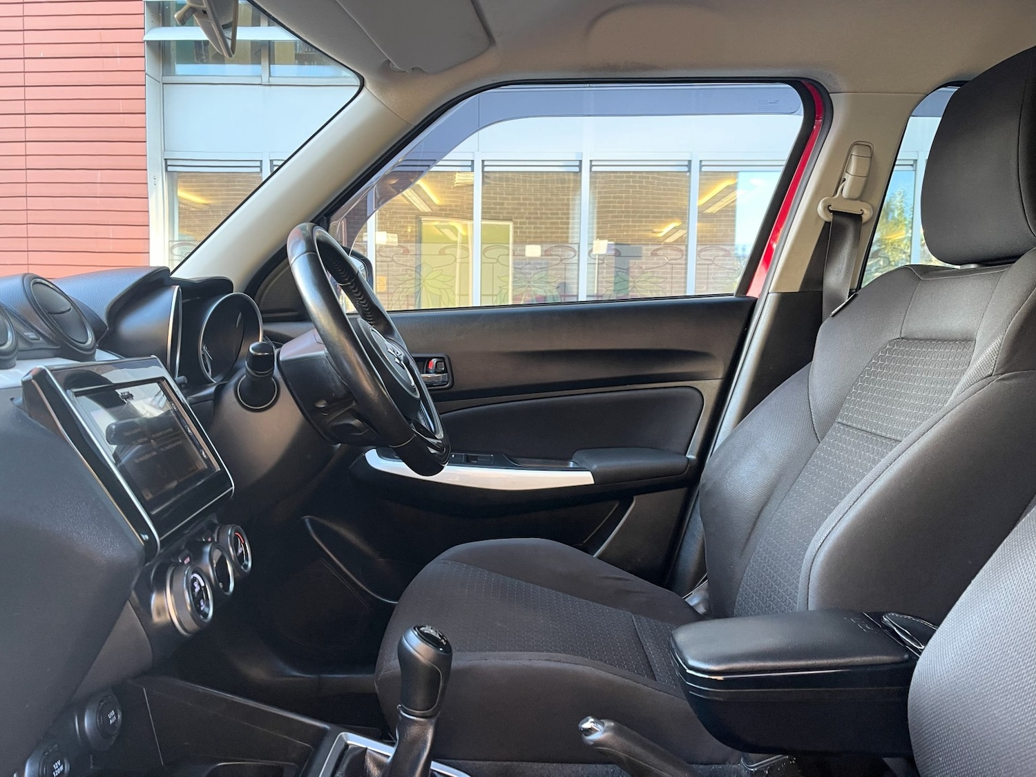 Used Suzuki Swift 2018 for sale - 76482855: Photo 48