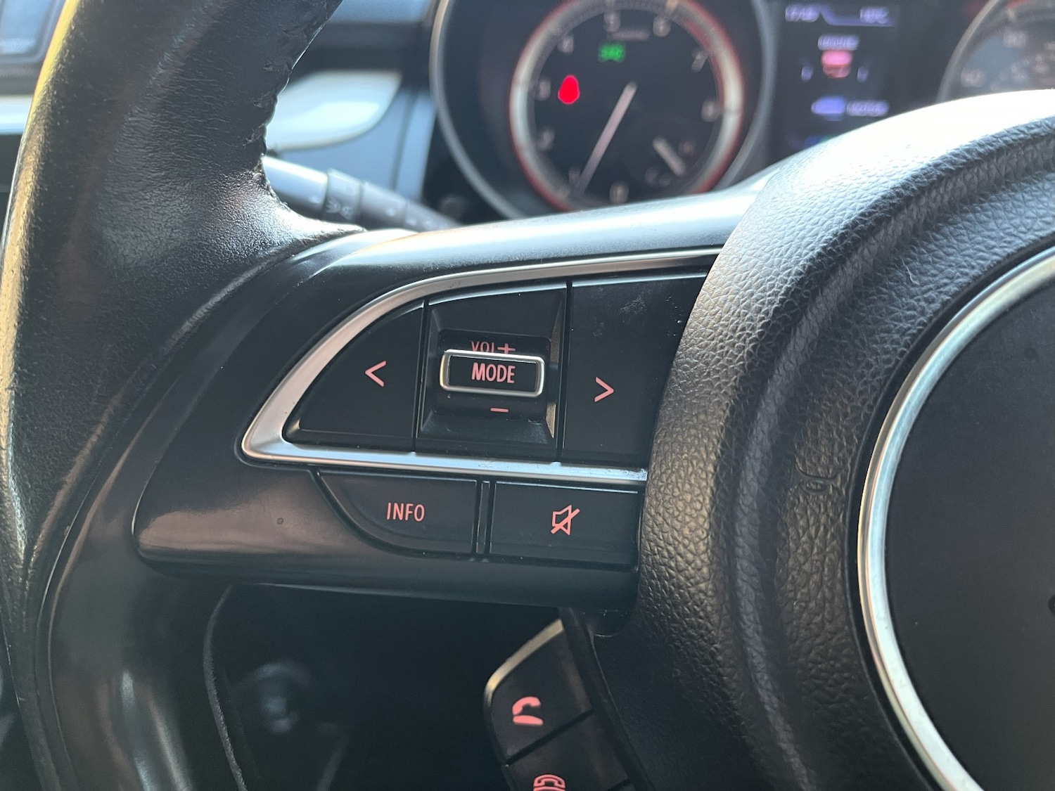 Used Suzuki Swift 2018 for sale - 76482855: Photo 55