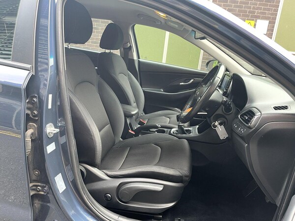Used Hyundai i30 2017 for sale - 74983878: Photo 3