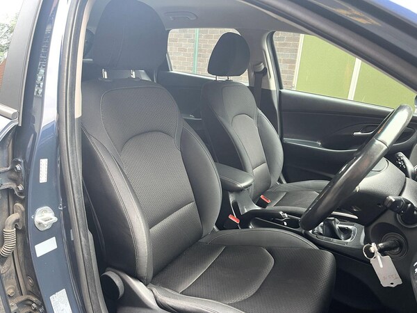 Used Hyundai i30 2017 for sale - 74983878: Photo 42