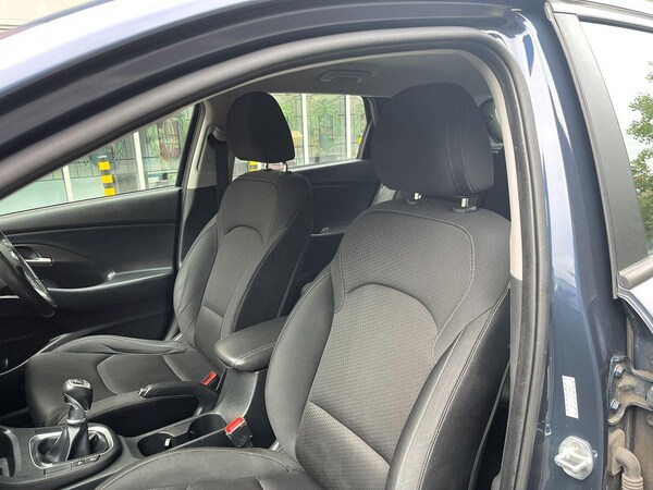 Used Hyundai i30 2017 for sale - 74983878: Photo 44