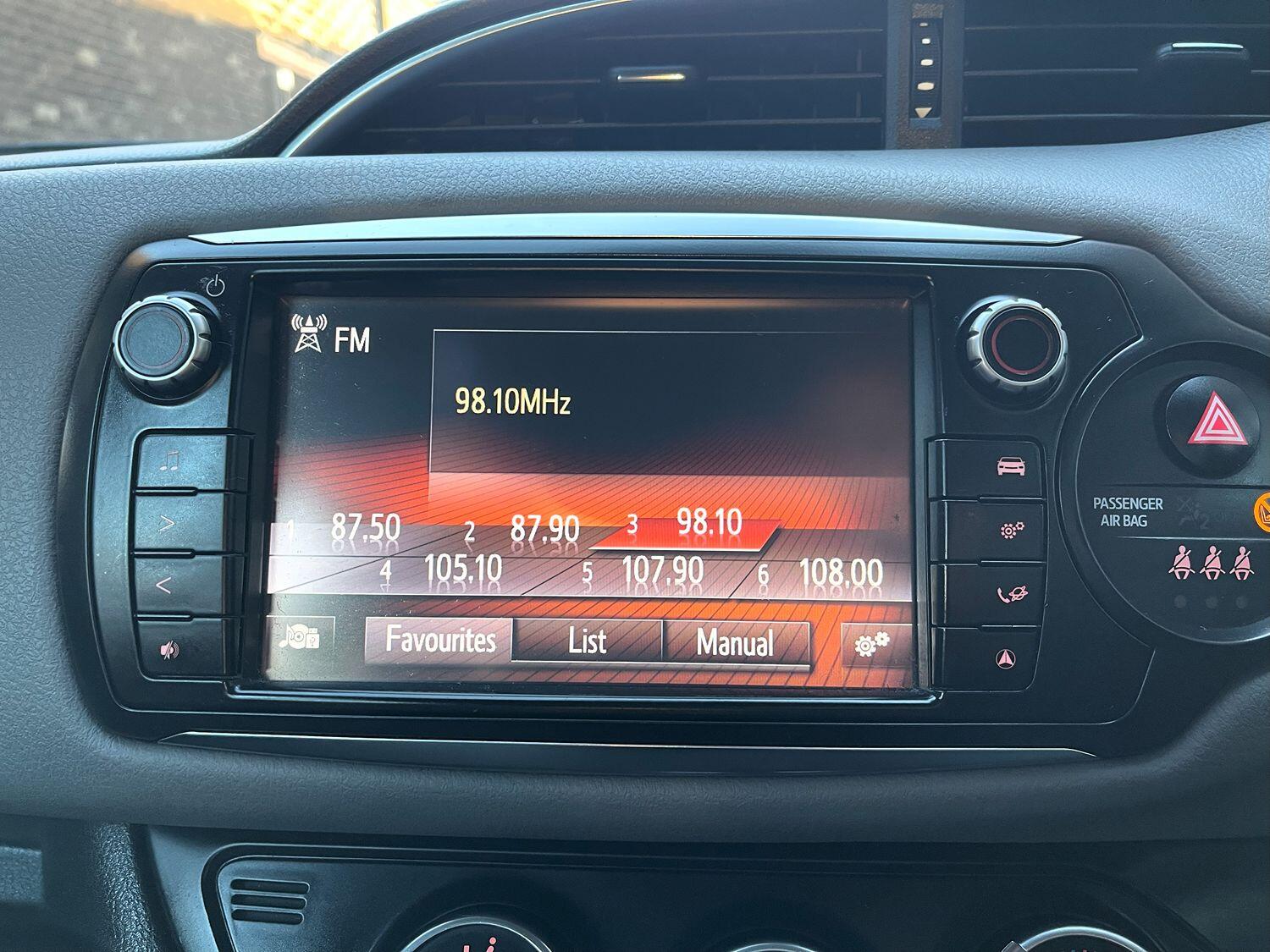 Used Toyota Yaris 2015 for sale - 75925106: Photo 22