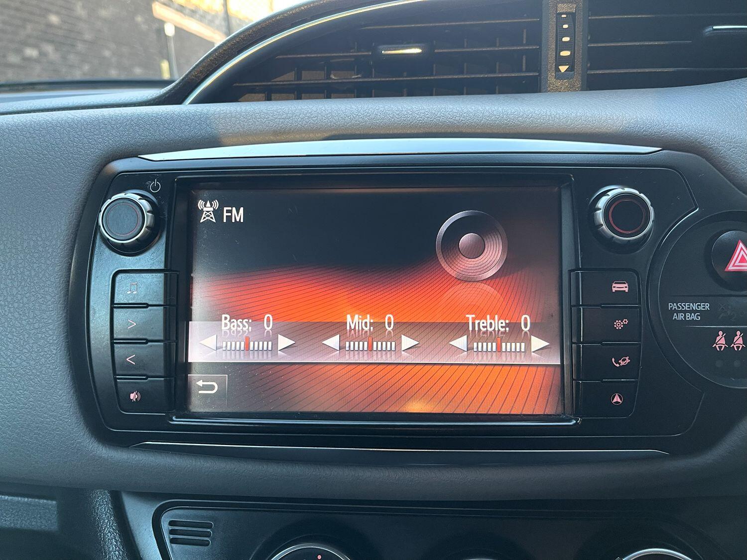 Used Toyota Yaris 2015 for sale - 75925106: Photo 23