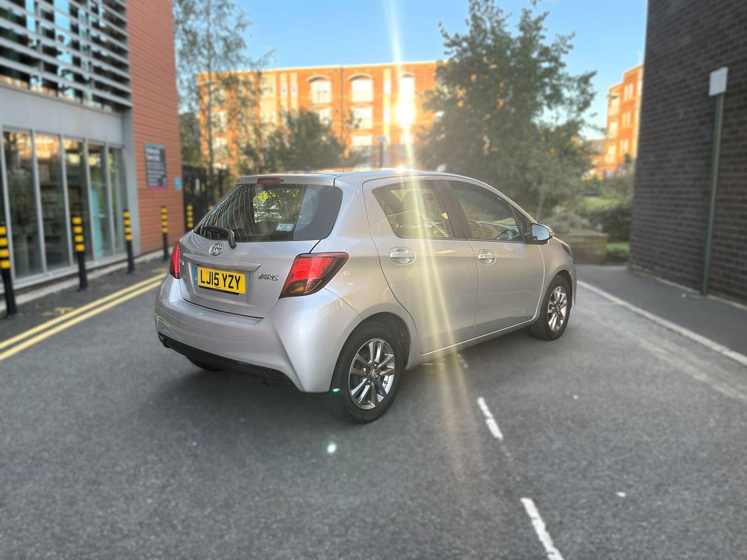 Used Toyota Yaris 2015 for sale - 75925106: Photo 34