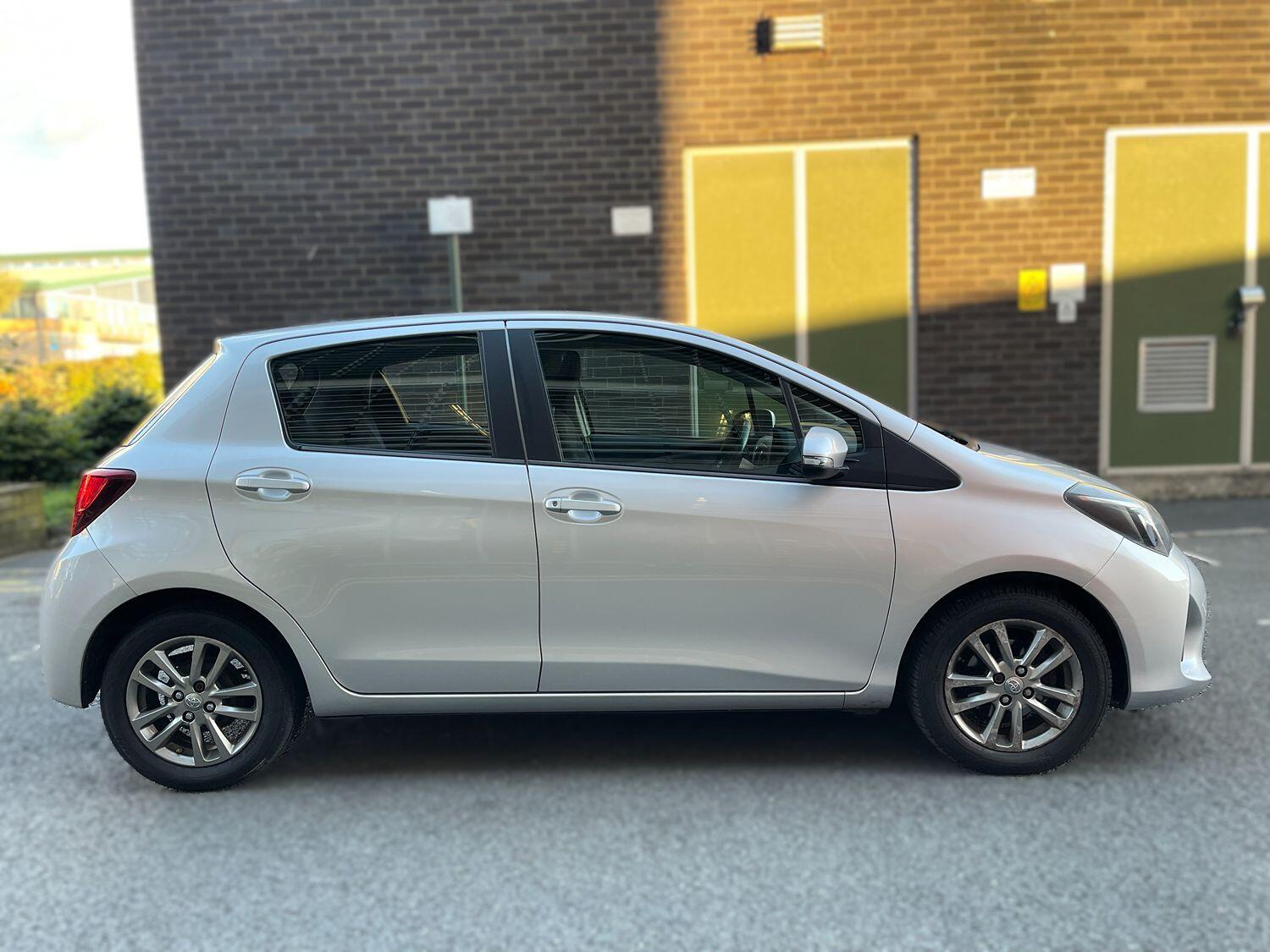 Used Toyota Yaris 2015 for sale - 75925106: Photo 44