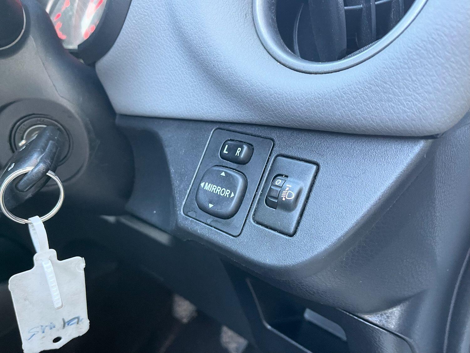 Used Toyota Yaris 2015 for sale - 76482972: Photo 17