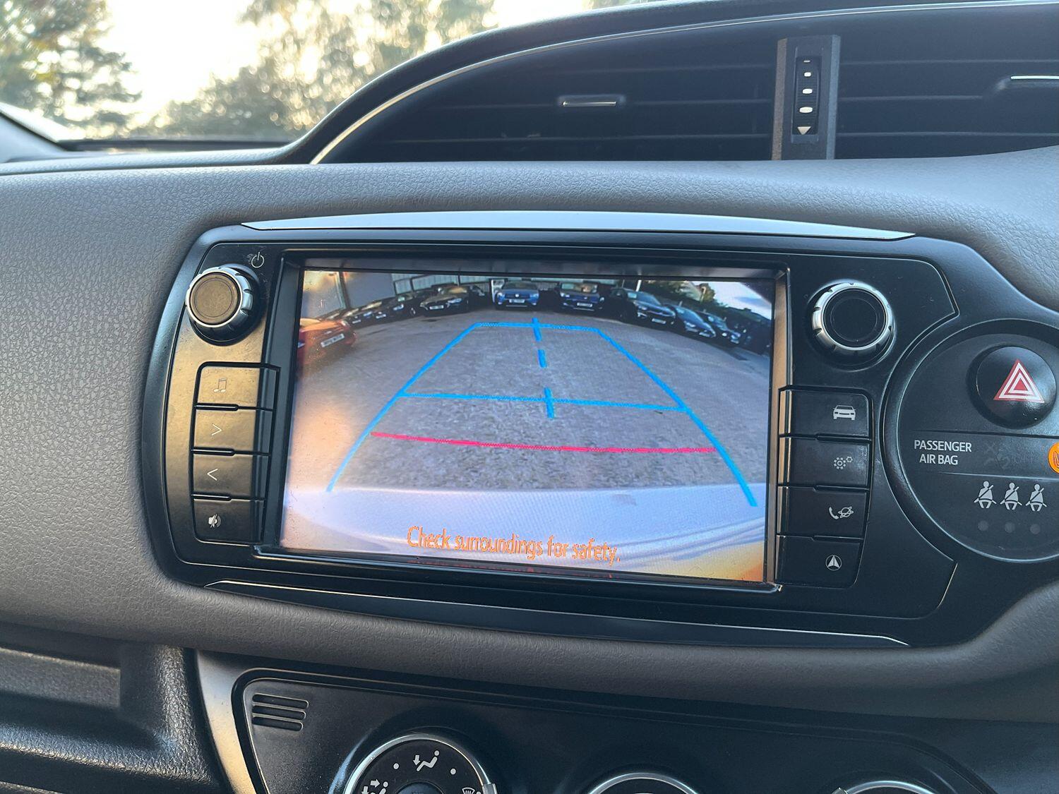 Used Toyota Yaris 2015 for sale - 76482972: Photo 24