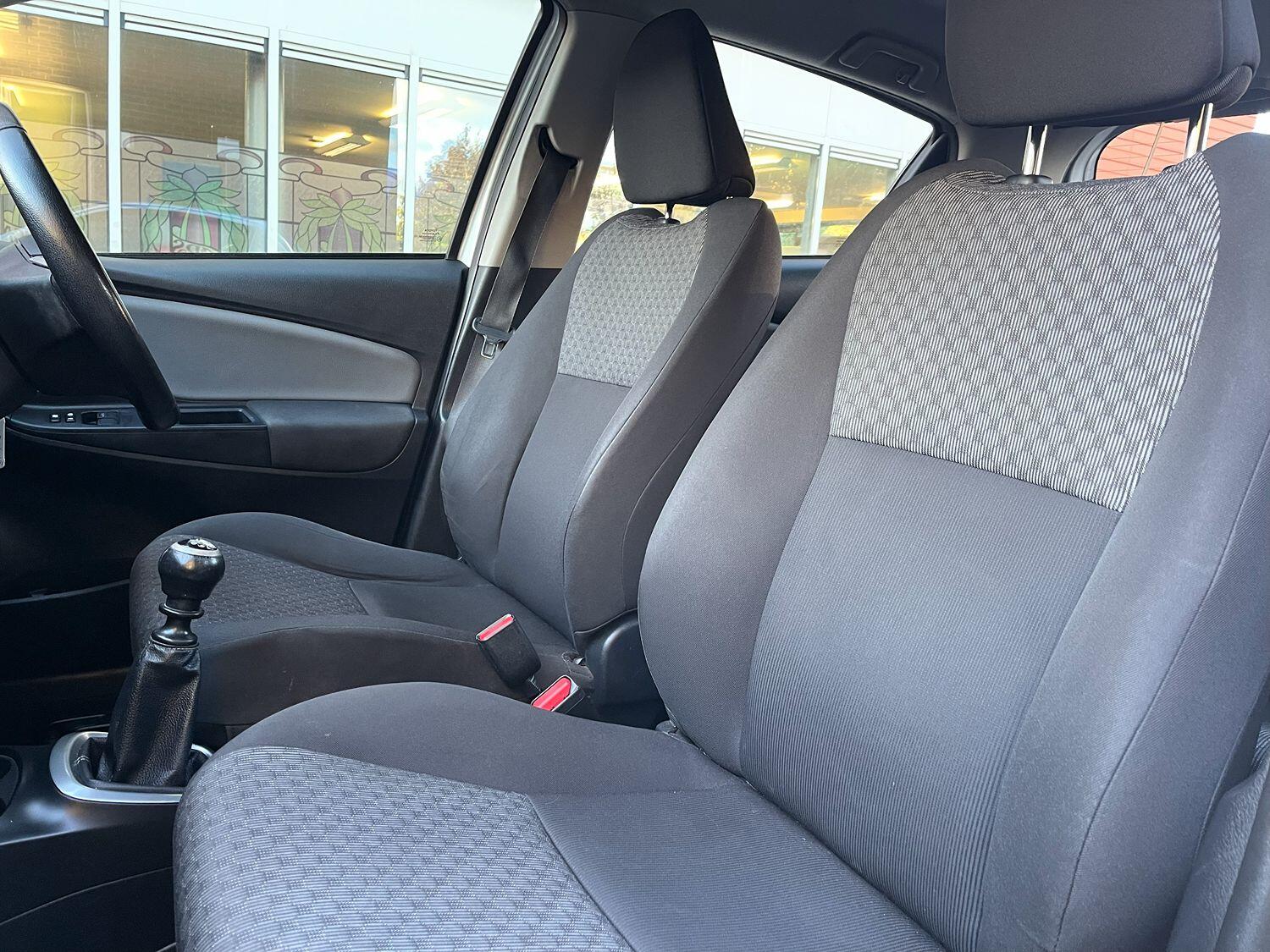 Used Toyota Yaris 2015 for sale - 76482972: Photo 48