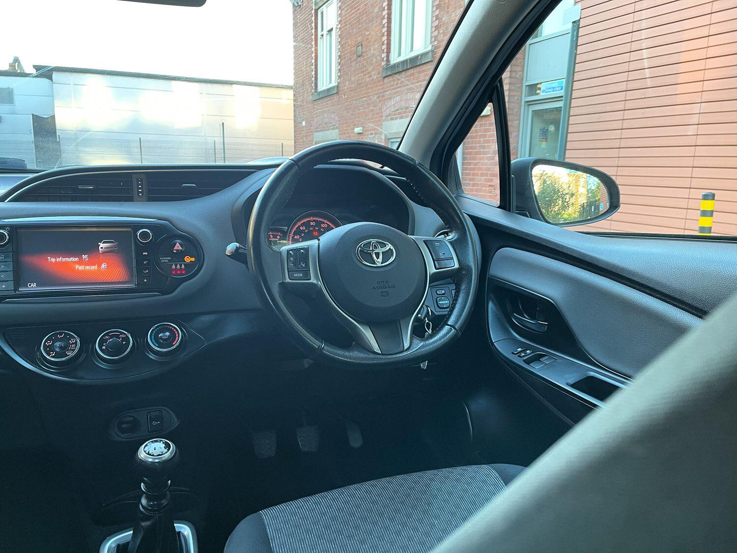 Used Toyota Yaris 2015 for sale - 76482972: Photo 50