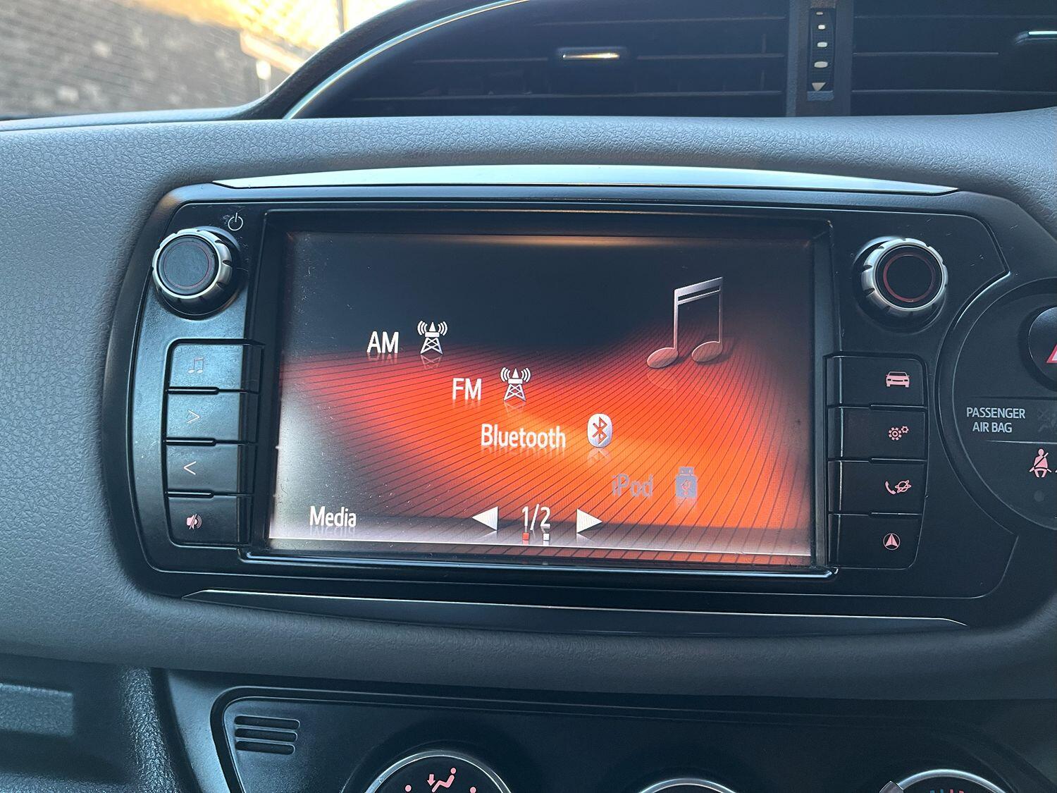 Used Toyota Yaris 2015 for sale - 76482972: Photo 62